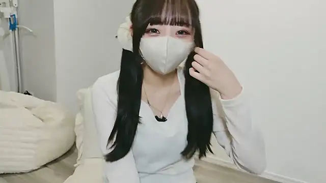 Mashiro-chan online show from September 22, 2025, 8:42 am