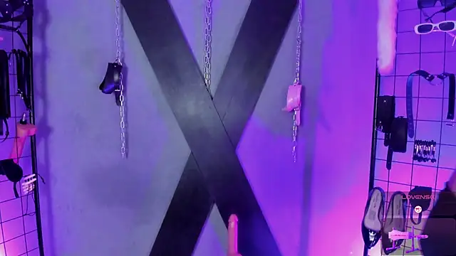 MissKara Ariana bdsm online show from December 5, 2025, 10:58 am