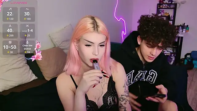 Alice18James online show from September 13, 2025, 6:41 pm