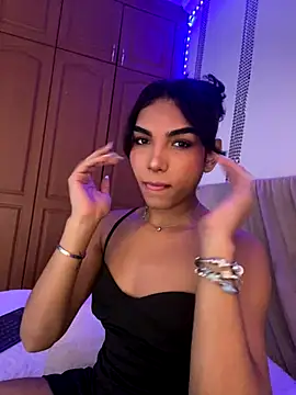 VeronicaSaenzx online show from December 17, 2025, 5:51 pm