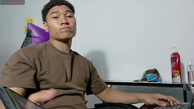 kenji azura1 online show from March 28, 2026, 2:45 am