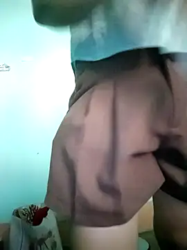 Snapshot of merylove-00 chatting on April 13, 2026, 3:54 am merylove-00 online show from April 13, 2026, 3:54 am