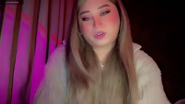 Degeneresqueen online show from December 1, 2025, 6:42 pm