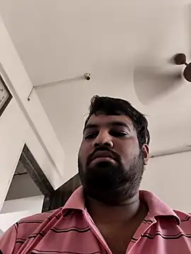 vinay smalldick online show from November 23, 2025, 4:33 am