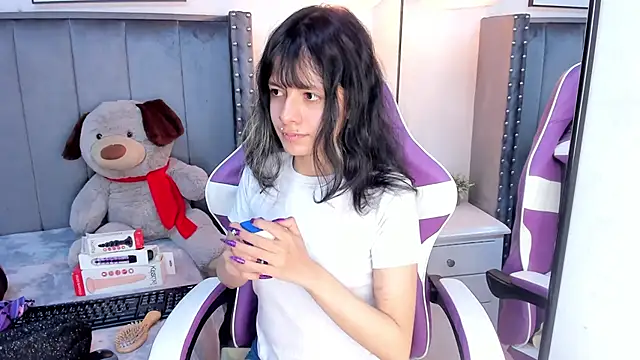 Snapshot of Miyu_Komori chatting on May 12, 2026, 7:20 pm Miyu Komori online show from May 12, 2026, 7:20 pm