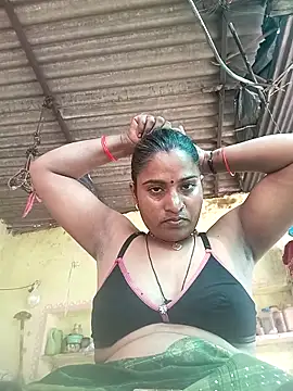 Snapshot of Hansini_Gowda chatting on October 15, 2025, 5:17 am Hansini Gowda online show from October 15, 2025, 5:17 am