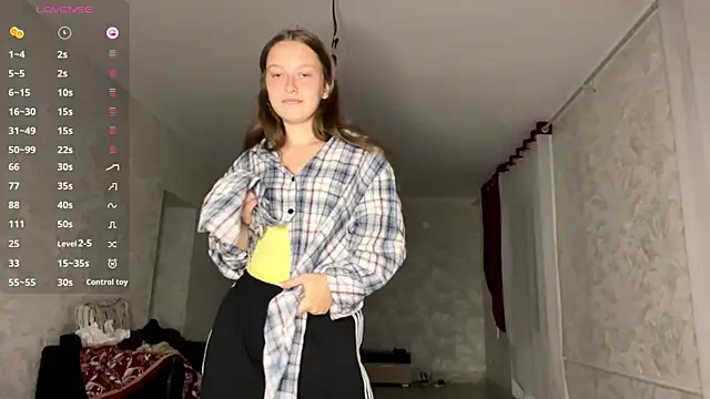 CharlynDini online show from September 19, 2025, 3:16 pm