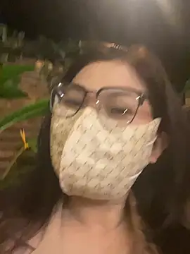 Snapshot of Black_Rosie chatting on August 3, 2026, 1:28 pm Black Rosie online show from August 3, 2026, 1:28 pm