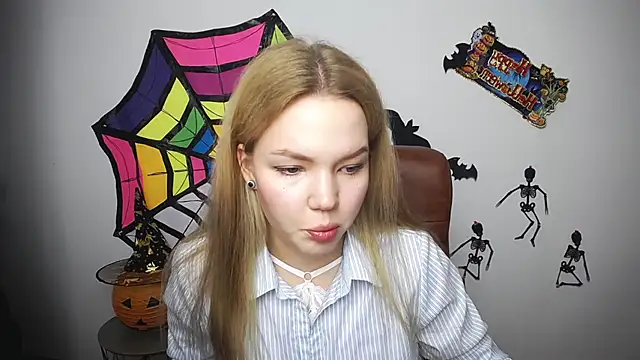 StellaLight online show from October 22, 2025, 12:15 pm