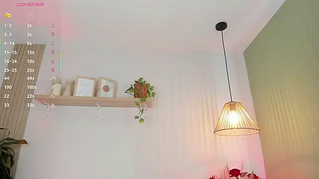 Cristalfoxy  online show from December 1, 2025, 7:37 pm