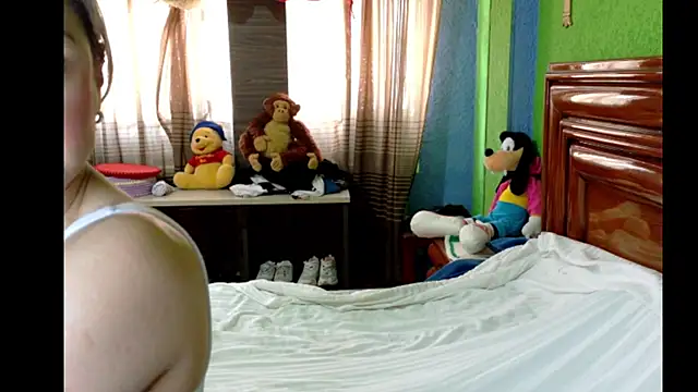  Charlize theron  online show from March 13, 2026, 8:25 pm