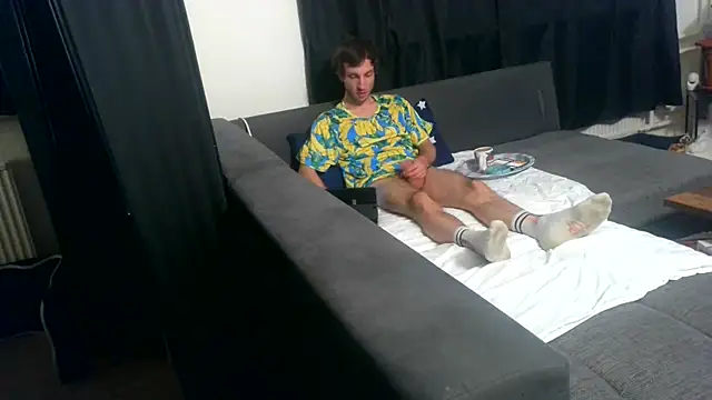 Snapshot of cum2camboys chatting on February 14, 2026, 7:25 pm cum2camboys online show from February 14, 2026, 7:25 pm
