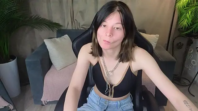Snapshot of EllinEverly chatting on May 26, 2026, 9:57 pm EllinEverly online show from May 26, 2026, 9:57 pm