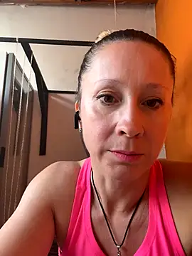 cataladiabla93 online show from November 29, 2025, 10:10 pm