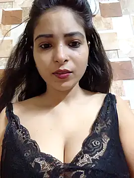 QUEEN-ADITI online show from October 1, 2025, 3:16 pm