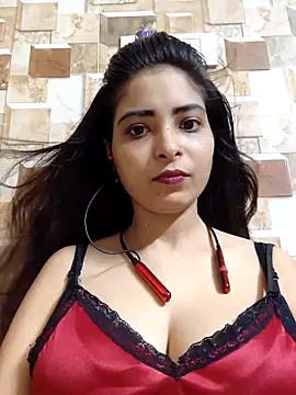 QUEEN-ADITI online show from October 3, 2025, 4:08 pm