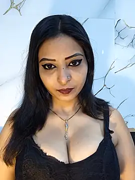 QUEEN-ADITI online show from April 9, 2026, 6:03 pm