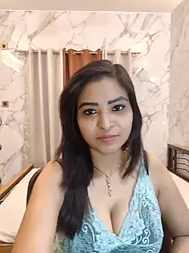 QUEEN-ADITI online show from February 28, 2026, 6:29 pm