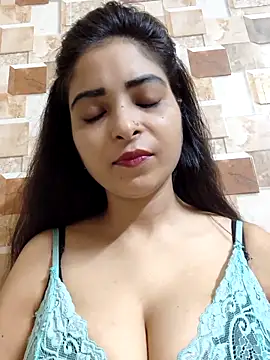 QUEEN-ADITI online show from September 28, 2025, 2:57 pm