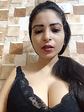 QUEEN-ADITI online show from September 23, 2025, 2:24 pm