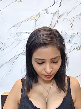 QUEEN-ADITI online show from February 11, 2026, 4:40 pm