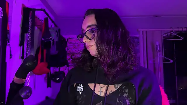 xoFrankie online show from November 6, 2025, 3:21 am