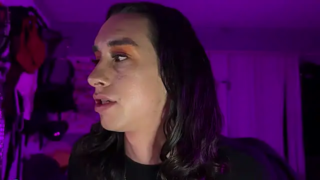 xoFrankie online show from December 19, 2025, 4:38 am