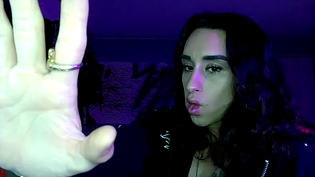 xoFrankie online show from October 17, 2025, 3:43 am