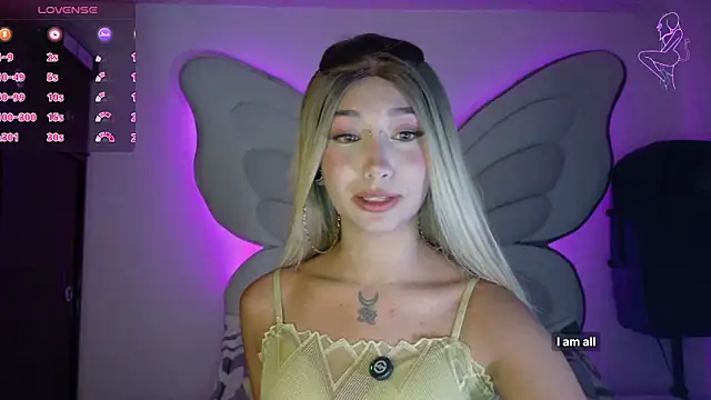 Snapshot of Ella_rr chatting on May 31, 2026, 2:06 am Ella rr online show from May 31, 2026, 2:06 am