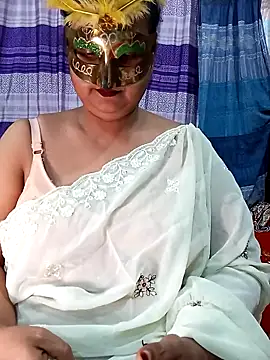 Snapshot of Tanisha-Chy chatting on April 28, 2026, 5:28 pm Tanisha-Chy online show from April 28, 2026, 5:28 pm