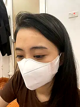 Mochi21 online show from September 18, 2025, 5:10 am