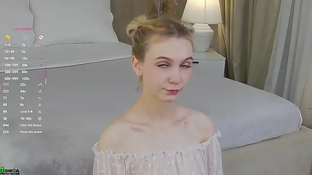 SaraHearts online show from September 26, 2025, 1:45 am