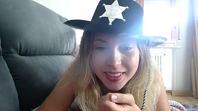 L Sofia online show from October 16, 2025, 2:58 pm