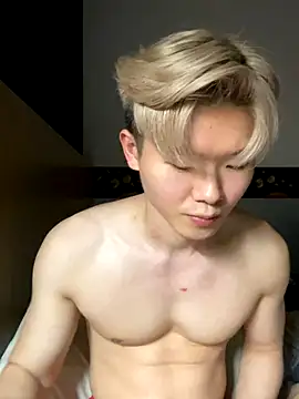 Snapshot of zachlee_69 chatting on October 24, 2025, 9:14 pm zachlee 69 online show from October 24, 2025, 9:14 pm