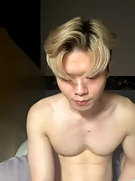 Snapshot of zachlee_69 chatting on November 8, 2025, 11:30 pm zachlee 69 online show from November 8, 2025, 11:30 pm