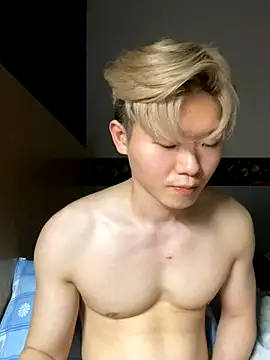 Snapshot of zachlee_69 chatting on October 26, 2025, 5:57 pm zachlee 69 online show from October 26, 2025, 5:57 pm