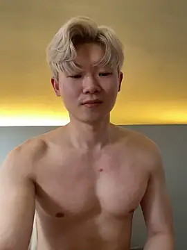 Snapshot of zachlee_69 chatting on December 19, 2025, 5:43 am zachlee 69 online show from December 19, 2025, 5:43 am