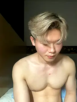 Snapshot of zachlee_69 chatting on November 11, 2025, 6:47 pm zachlee 69 online show from November 11, 2025, 6:47 pm