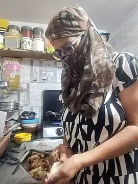 meenu bhabhi547 online show from October 7, 2025, 1:50 am