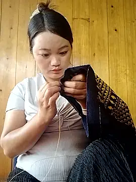 lusy-000 online show from September 12, 2025, 12:55 am