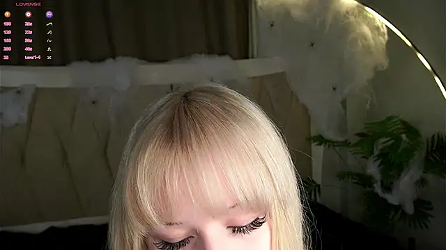 MarciDarugar online show from October 31, 2025, 3:08 pm