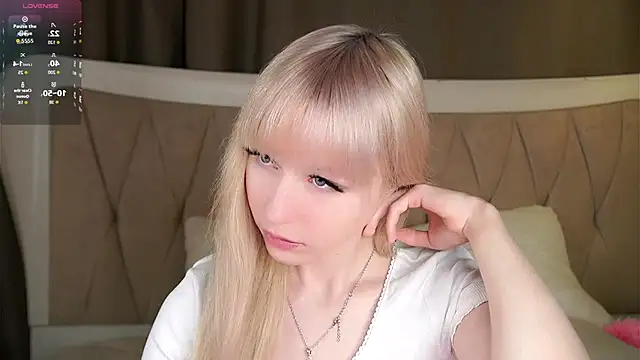 MarciDarugar online show from October 4, 2025, 5:25 pm