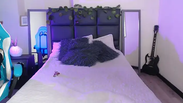 Amnesia  online show from December 18, 2025, 2:21 pm