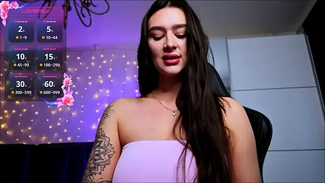 Veronica Larsson online show from March 19, 2026, 10:26 am