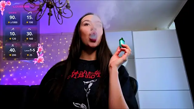 Veronica Larsson online show from April 10, 2026, 12:45 pm