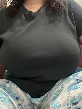 aisha1630 online show from September 23, 2025, 10:44 am