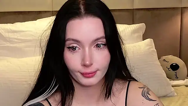 Goldy Stark online show from December 5, 2025, 8:50 pm