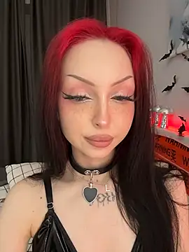 Lina Thornton  online show from November 13, 2025, 9:30 pm