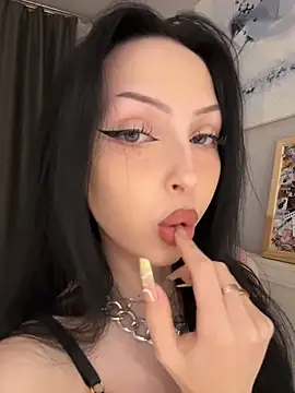 Lina Thornton  online show from April 9, 2026, 4:46 pm