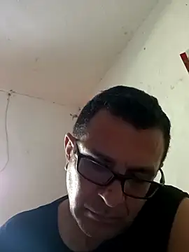 Snapshot of voyerista50 chatting on November 21, 2025, 7:24 pm voyerista50 online show from November 21, 2025, 7:24 pm